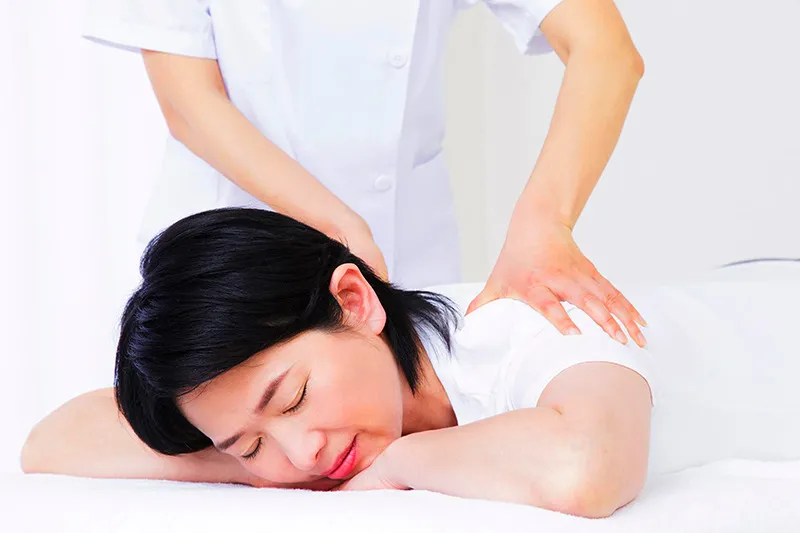 当院の背骨矯正は、ほとんどの院が諦めている背骨の捻れを矯正する独自の技術があります