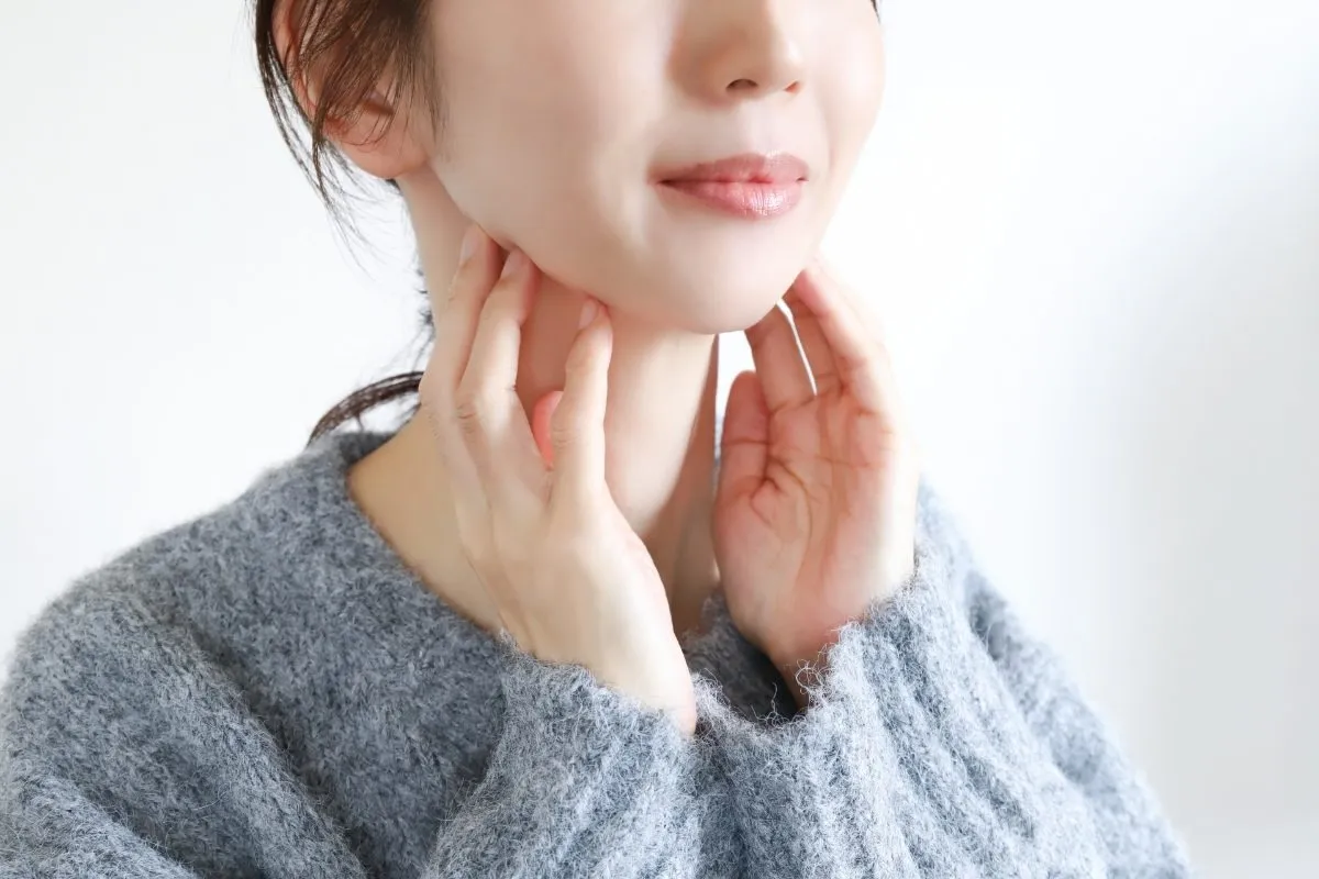 小顔矯正で面長を改善する方法！顔の骨格と筋肉に効く美容対策